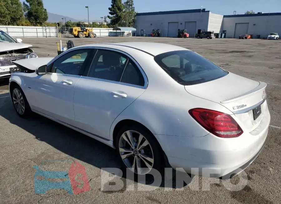 55SWF4HB9JU244771 Photo# 2