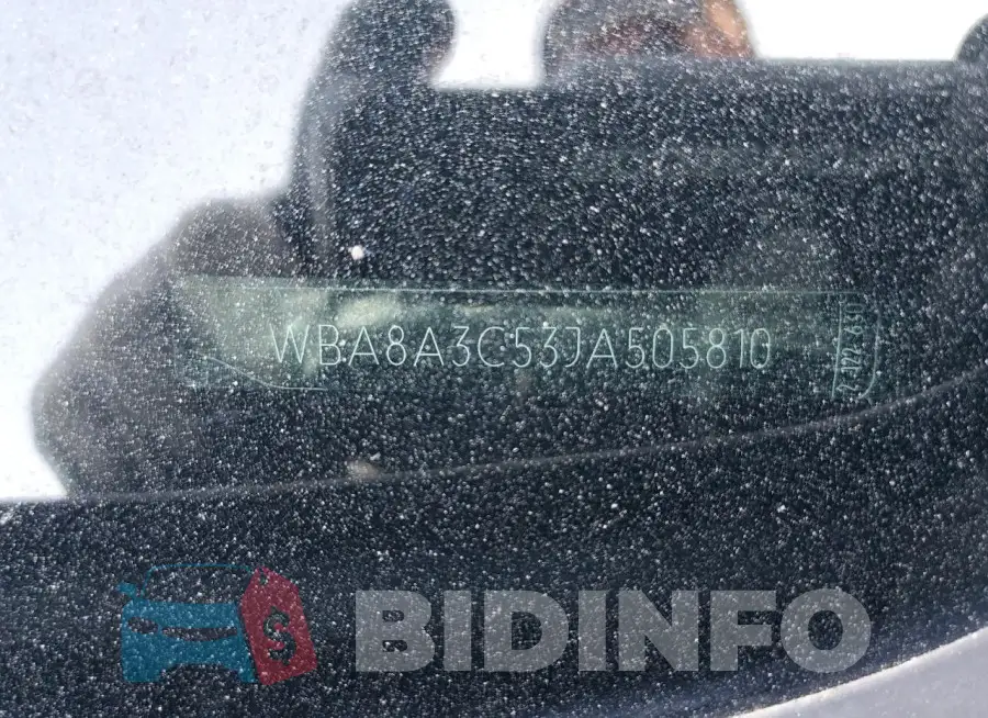 WBA8A3C53JA505810 Photo# 12