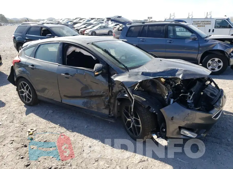 1FADP3M21JL205021 Photo# 4
