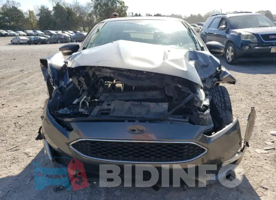1FADP3M21JL205021 Photo# 5