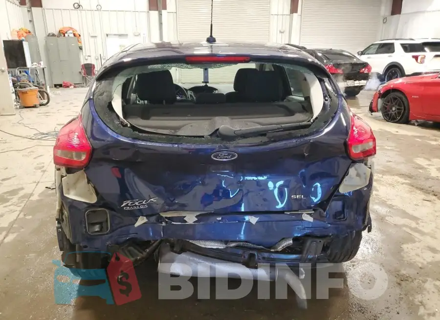 1FADP3M24HL327818 Photo# 6