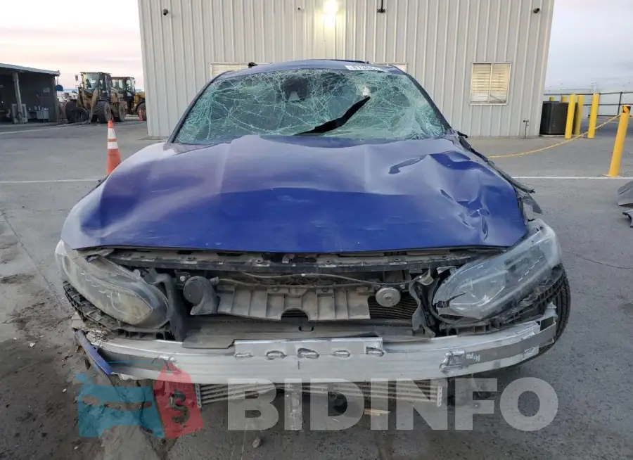 1HGCV2F37KA032812 Photo# 5
