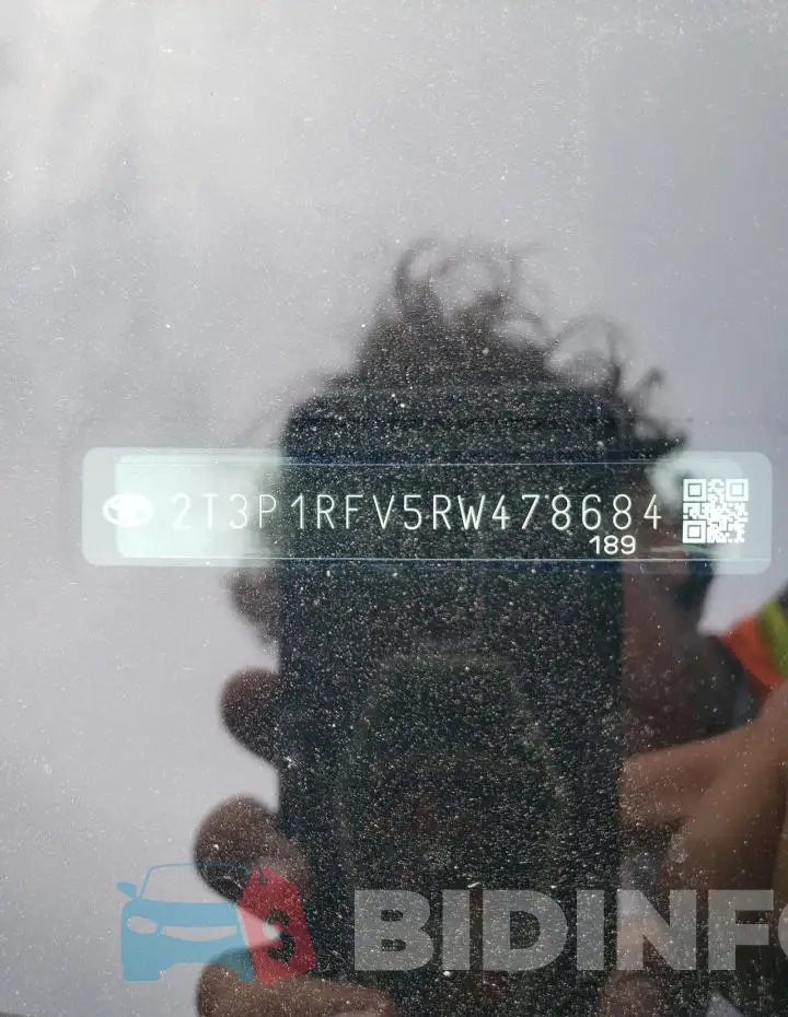 2T3P1RFV5RW478684 Photo# 13