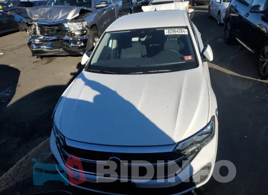 3VW5M7BU2RM101132 Photo# 5