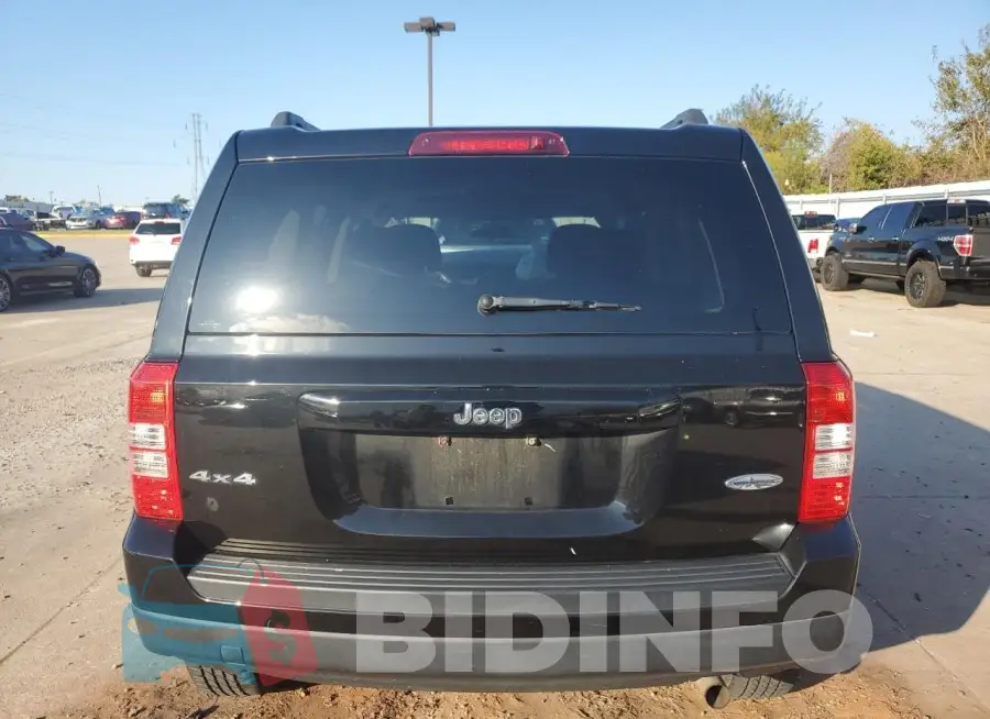 1C4NJRFB2FD371114 Photo# 6