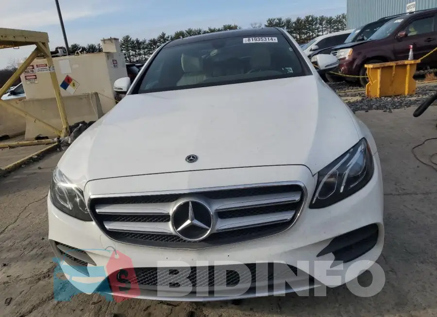 WDDZF4KB5KA562748 Photo# 5