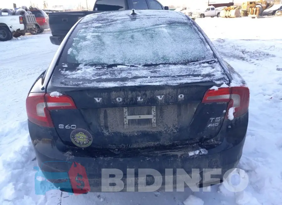 YV1612TB7F1299824 Photo# 6