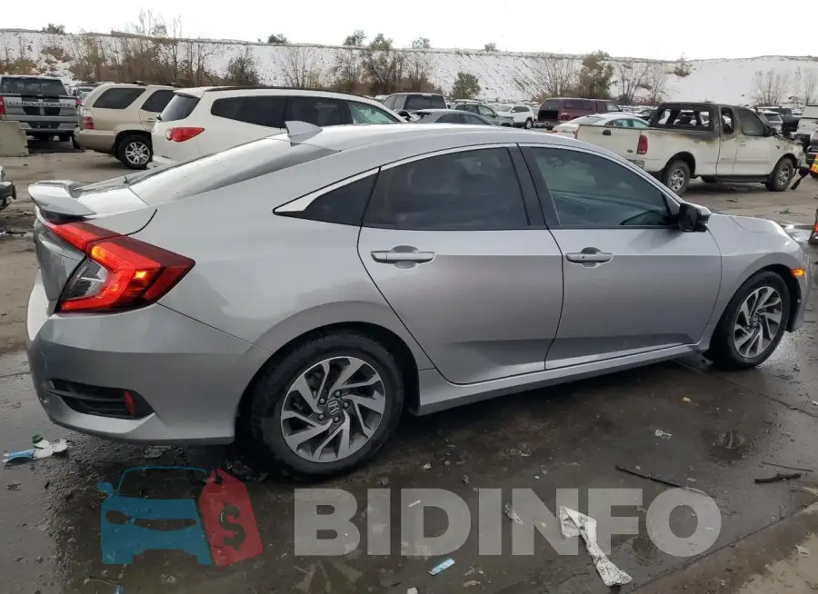 19XFC2F76HE029815 Photo# 3