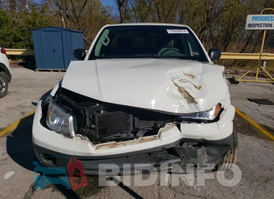 1N6BD0CT8JN749424 Photo# 5