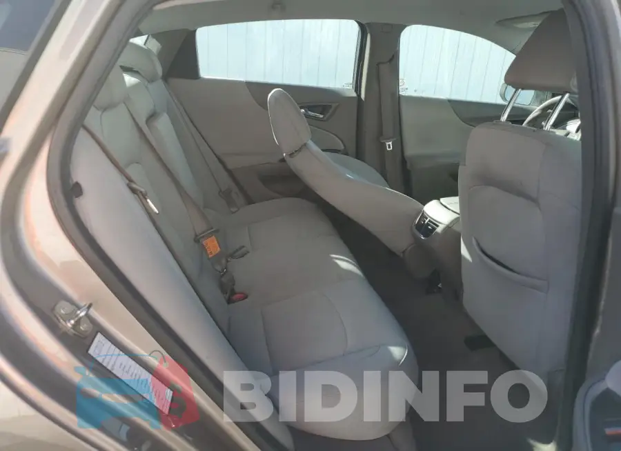 1G1ZD5ST1NF112593 Photo# 10