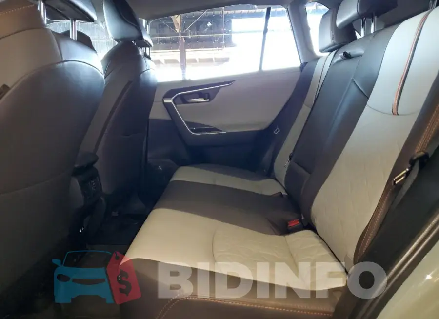 2T3J1RFV4PW385724 Photo# 11