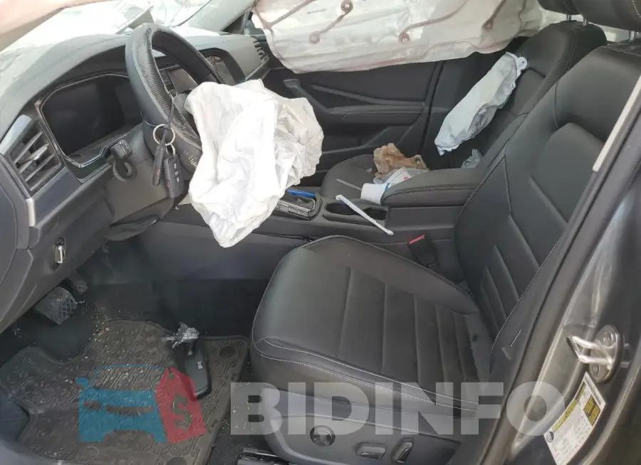 3VW7M7BU7NM021456 Photo# 7