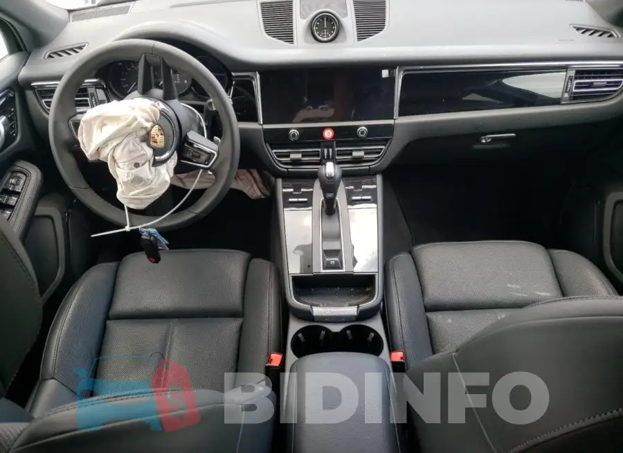 WP1AA2A57PLB17718 Photo# 8