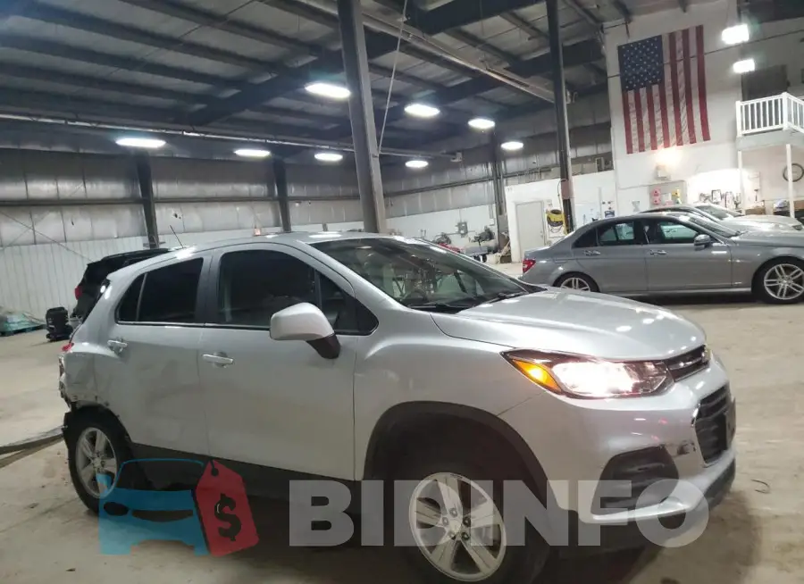 KL7CJNSM9NB545713 Photo# 4