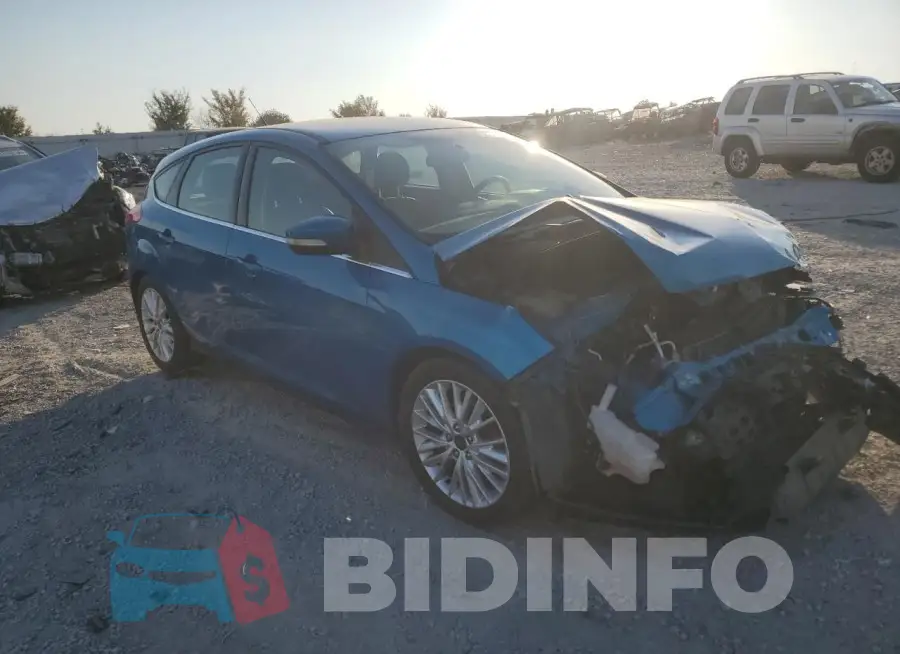 1FADP3N28GL226231 Photo# 4
