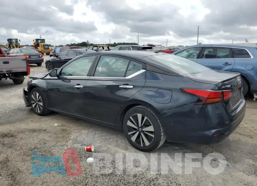 1N4BL4DV2MN327625 Photo# 2