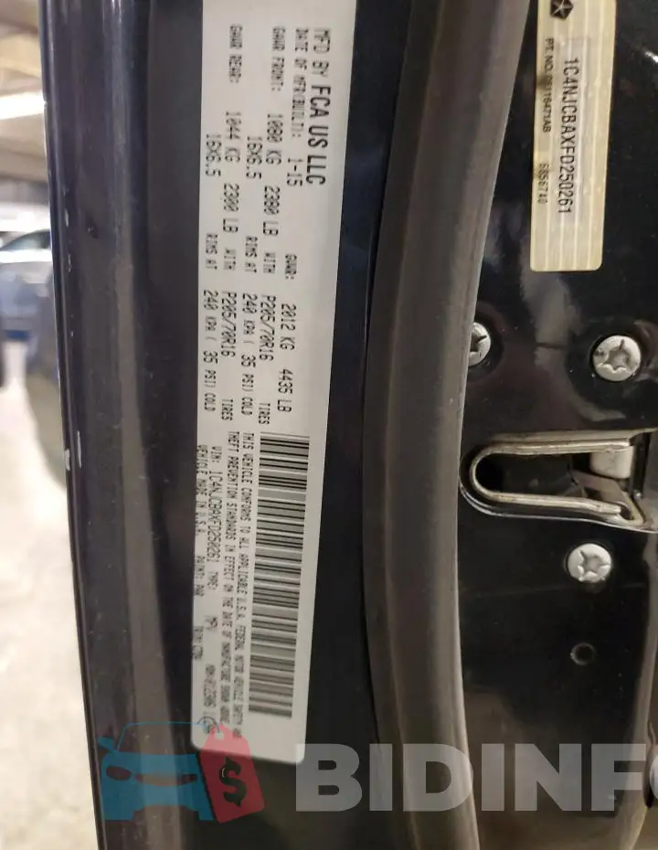 1C4NJCBAXFD250261 Photo# 12