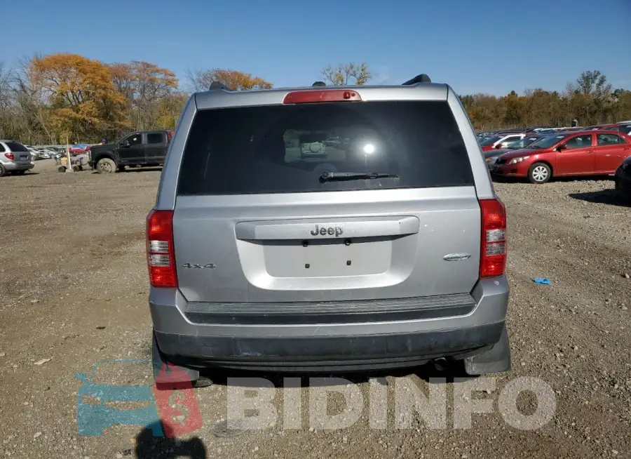 1C4NJRFB7HD158985 Photo# 6