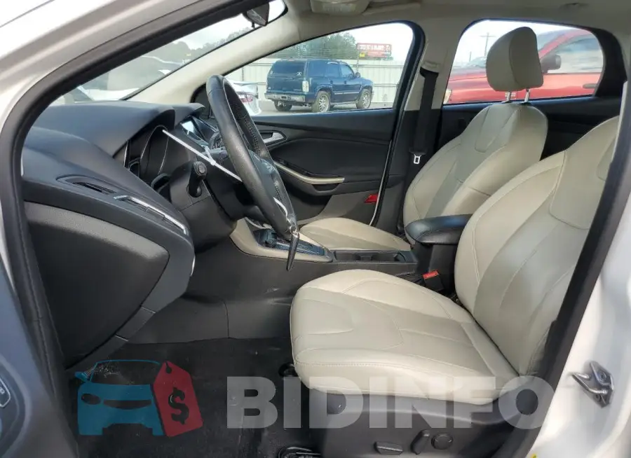 1FADP3J2XJL322150 Photo# 7