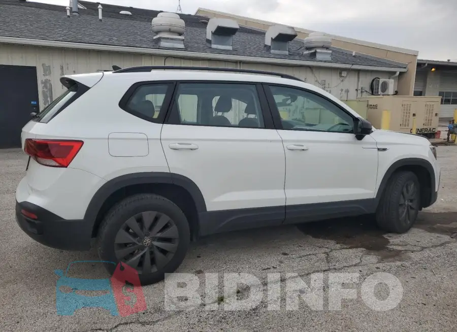 3VVCX7B24PM363636 Photo# 3