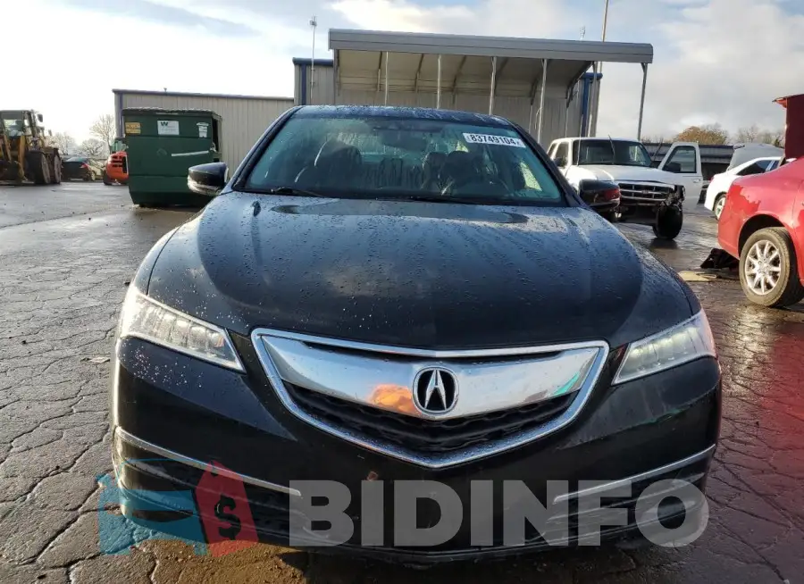 19UUB2F57FA010667 Photo# 5