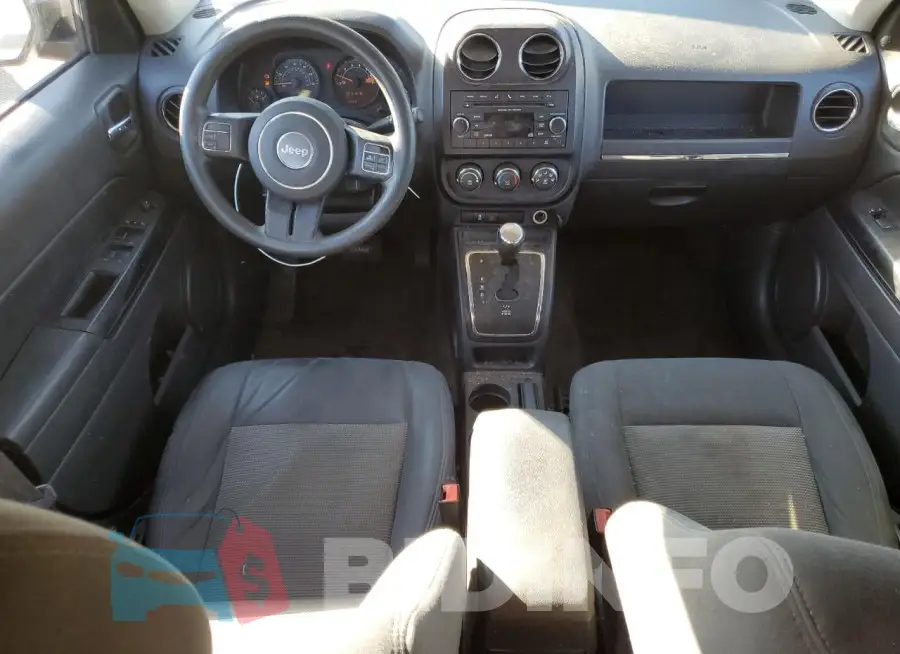 1C4NJPBAXGD722418 Photo# 8