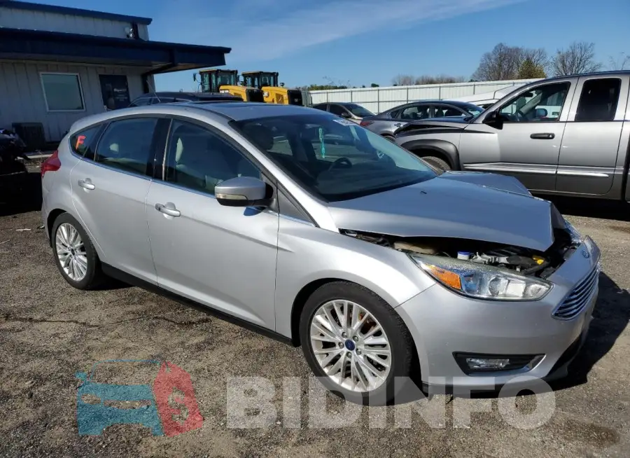 1FADP3N22GL295223 Photo# 4
