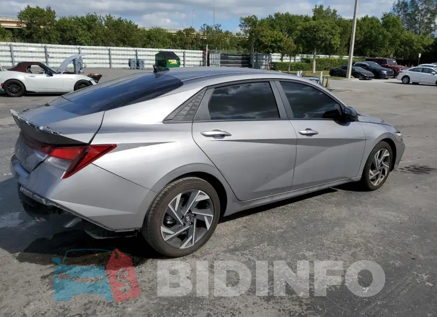 KMHLM4DG1SU872677 Photo# 3