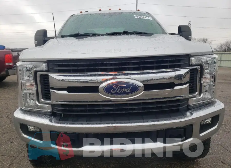 1FT8W3BT2JEB27217 Photo# 5
