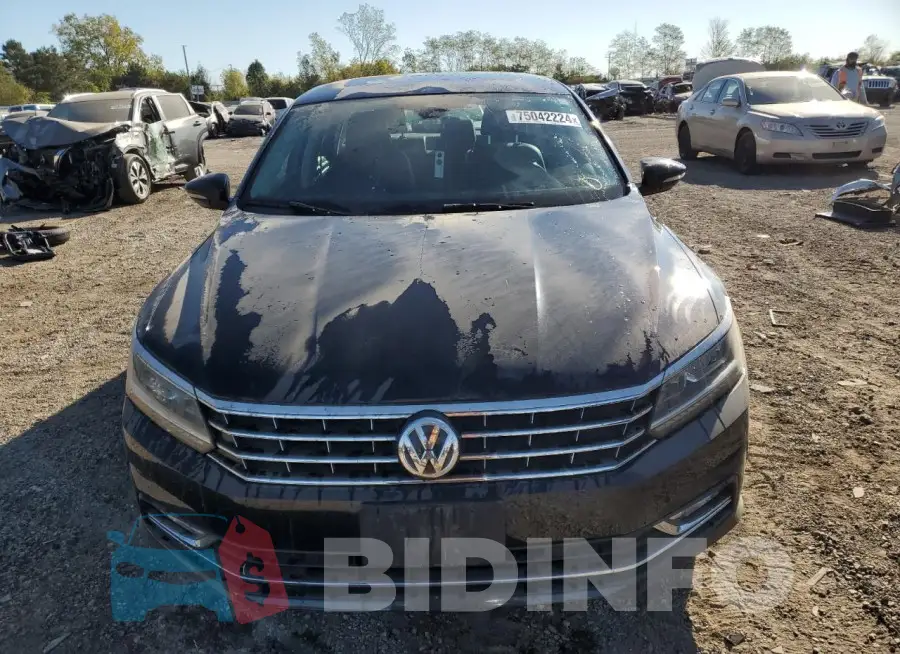 1VWCA7A31JC044467 Photo# 5