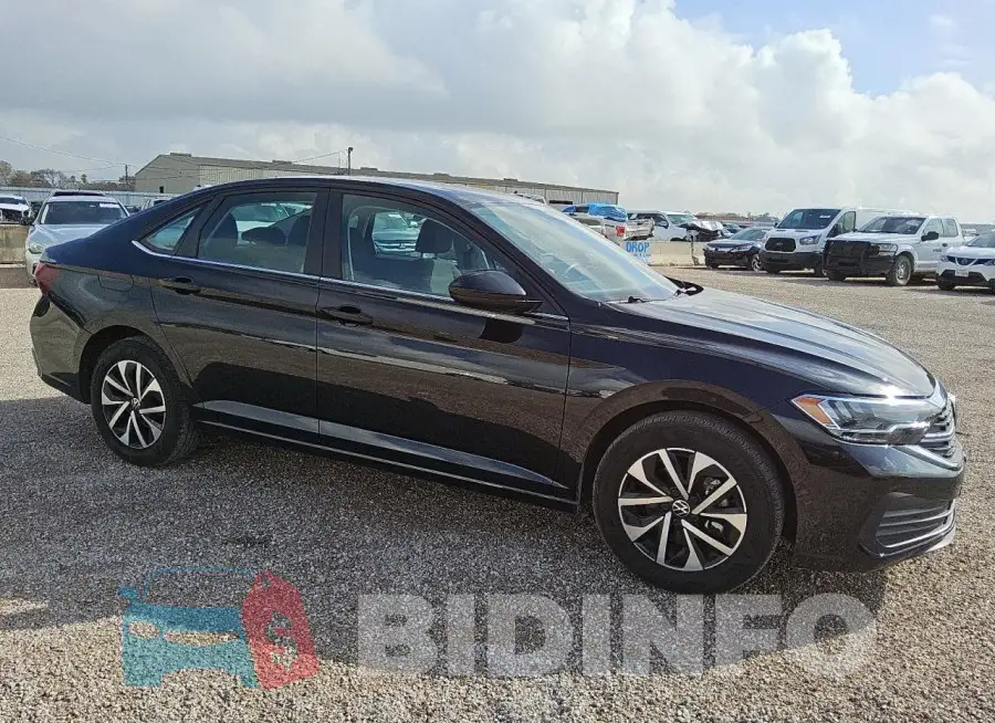 3VW5M7BU4RM023842 Photo# 4