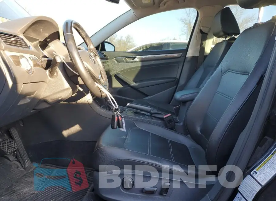 1VWBS7A34GC052385 Photo# 7