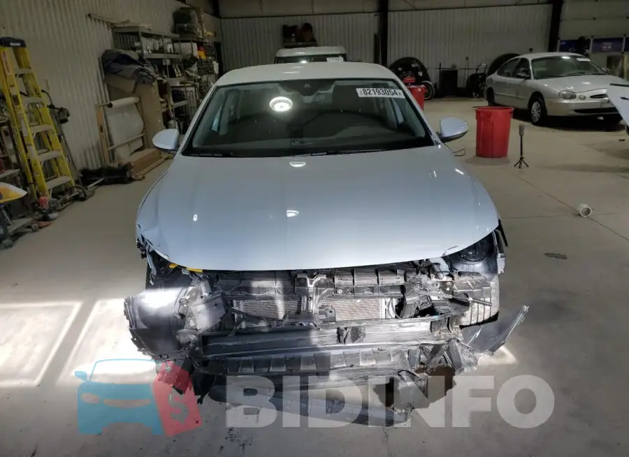 3VW5M7BU3RM095244 Photo# 5