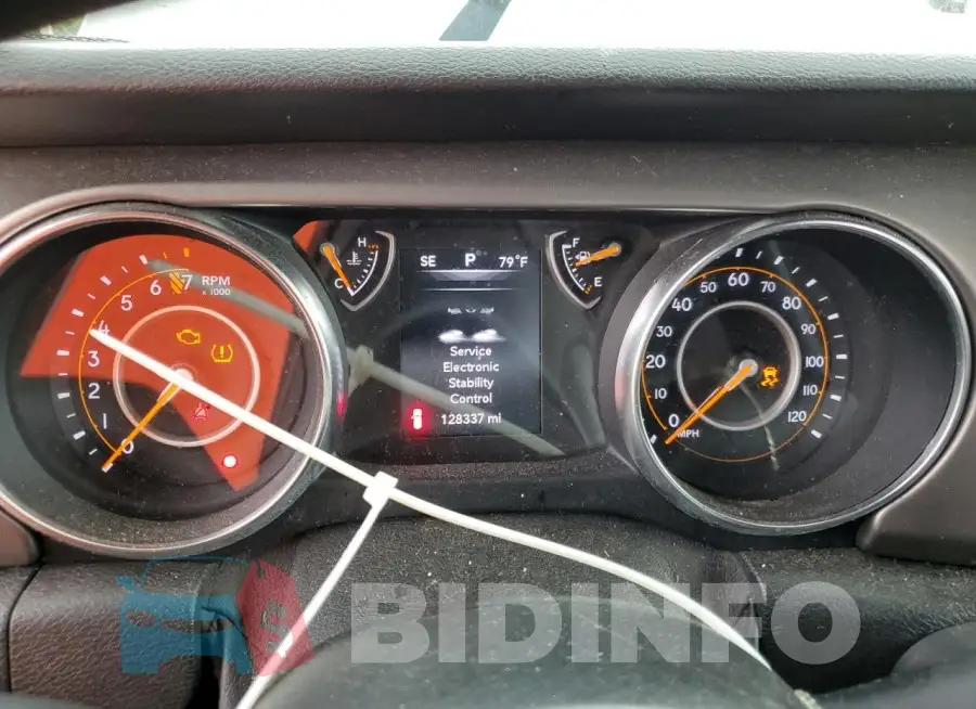 1C4GJXAG4KW684647 Photo# 9