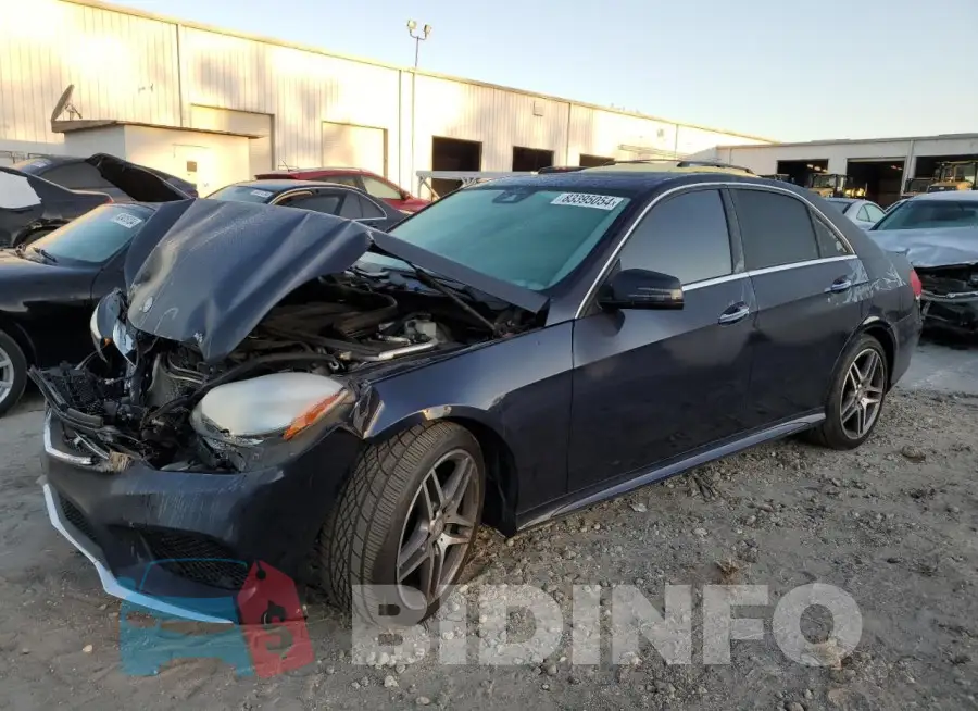 WDDHF8JB2FB125665 Photo# 1