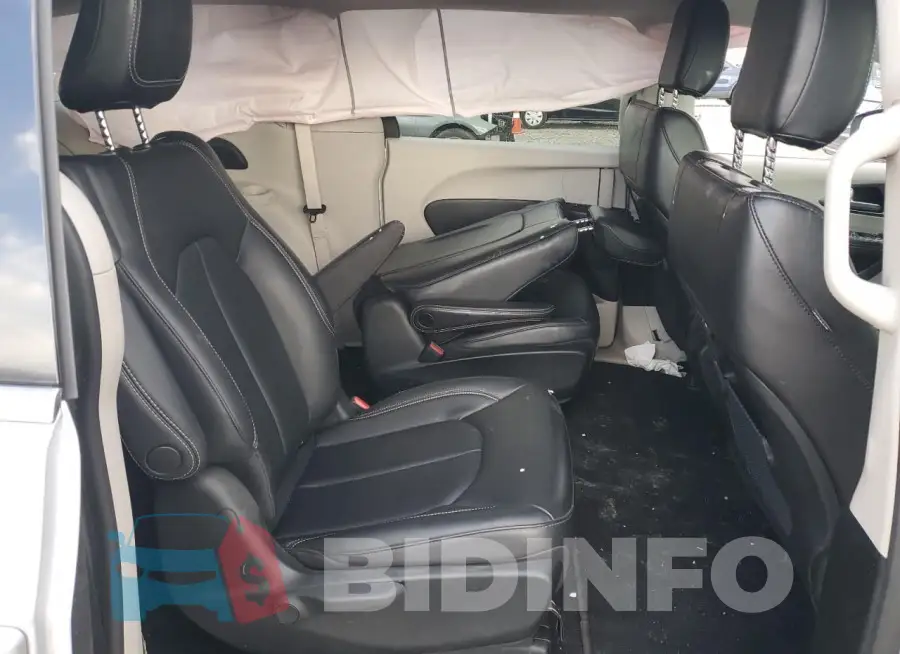 2C4RC1L71PR570764 Photo# 11