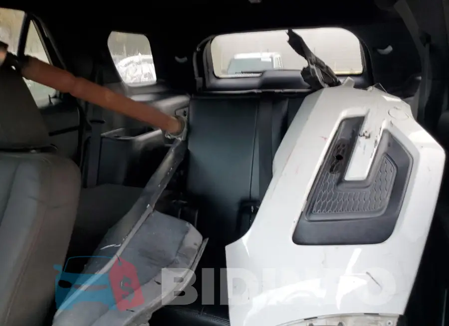 1FM5K8AR1GGA62743 Photo# 10