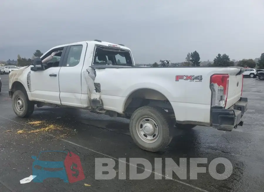 1FT7X2BA7PED73688 Photo# 2