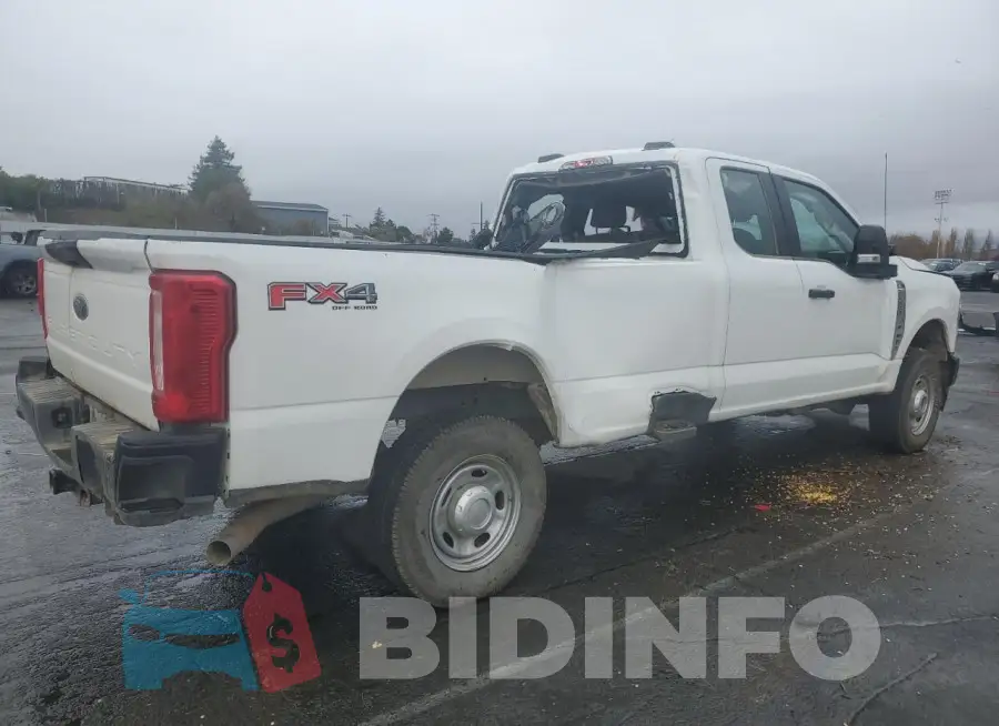 1FT7X2BA7PED73688 Photo# 3