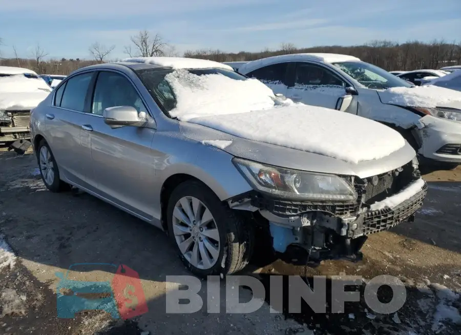 1HGCR2F88FA135484 Photo# 4