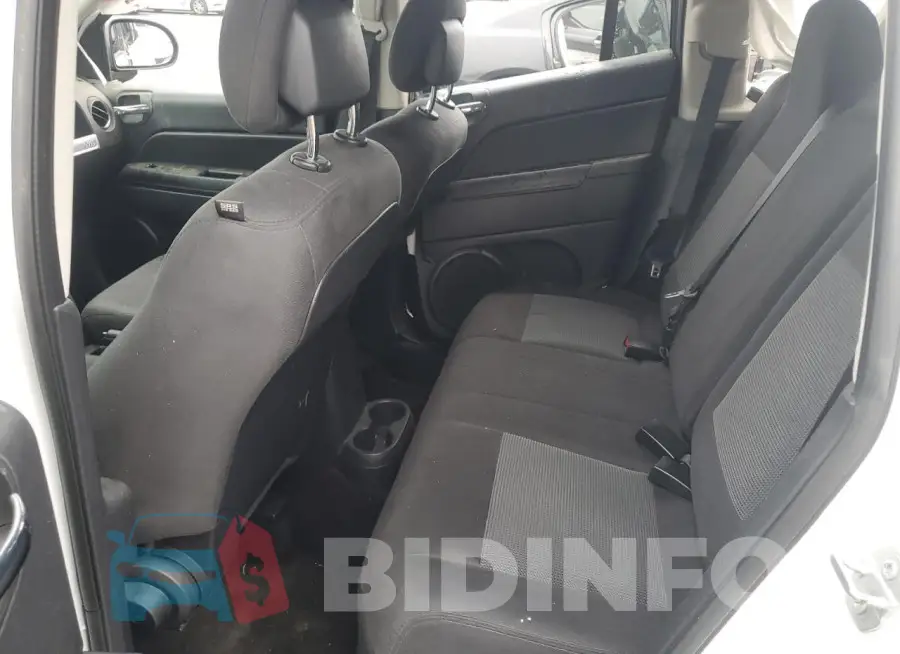 1C4NJCBA3FD397182 Photo# 11
