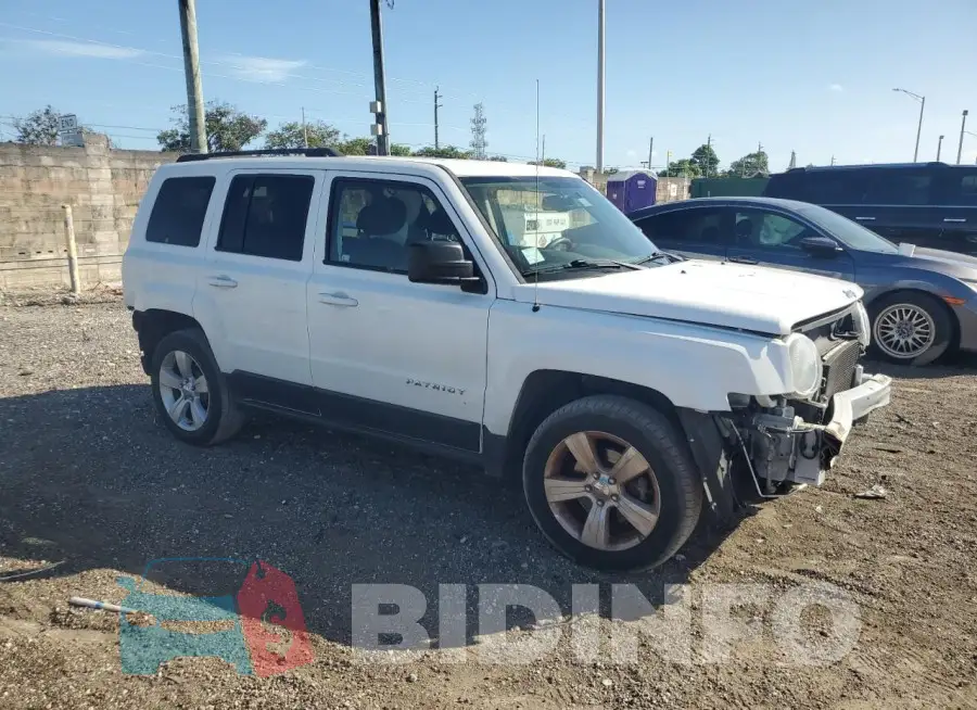 1C4NJPFB0GD677623 Photo# 4