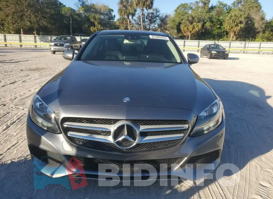 WDDWF4JB1HR220857 Photo# 5
