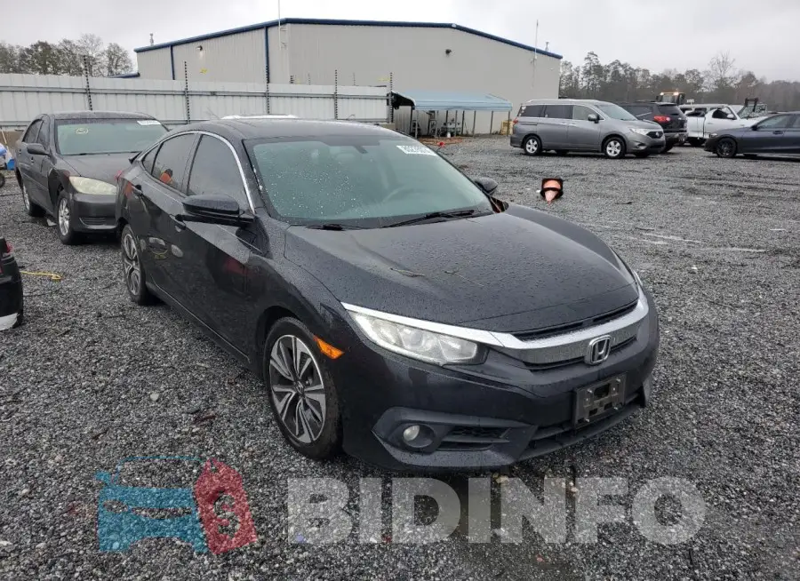 19XFC1F73HE012268 Photo# 4