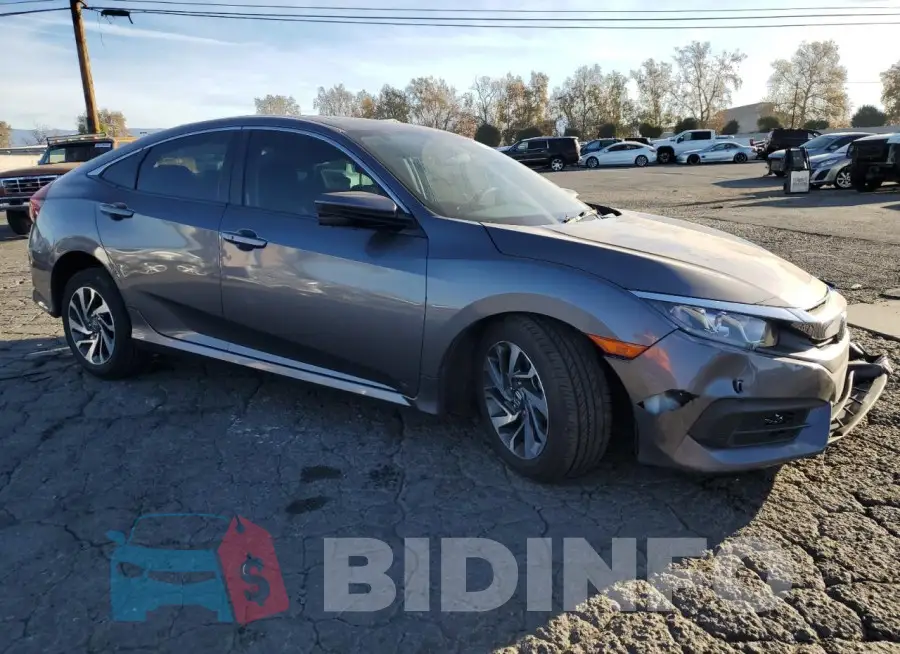 19XFC2F77HE213113 Photo# 4