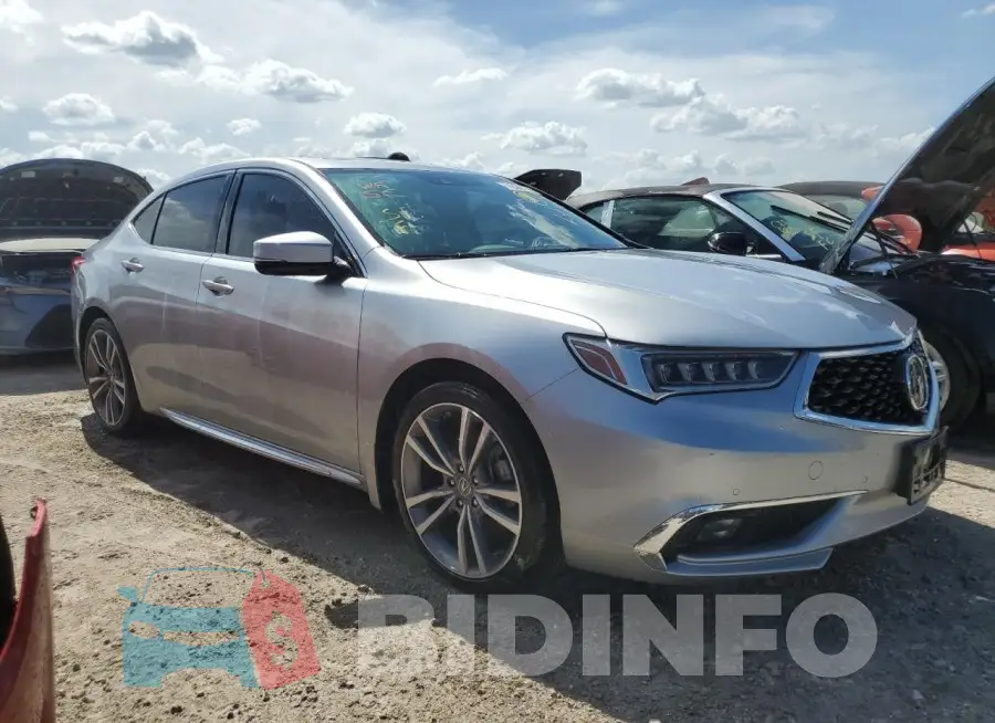 19UUB3F85KA002352 Photo# 4