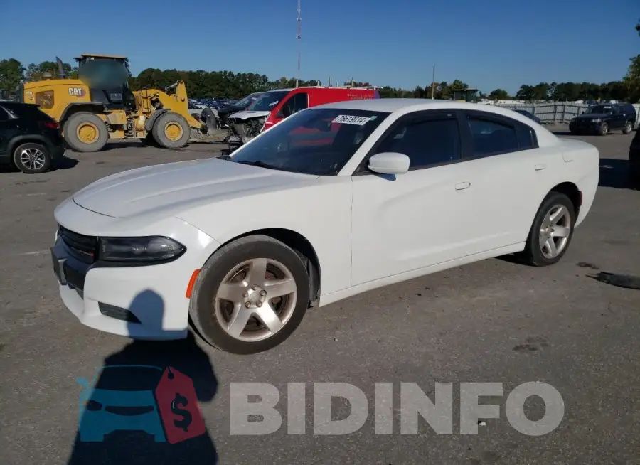 2C3CDXAG1FH863548 Photo# 1