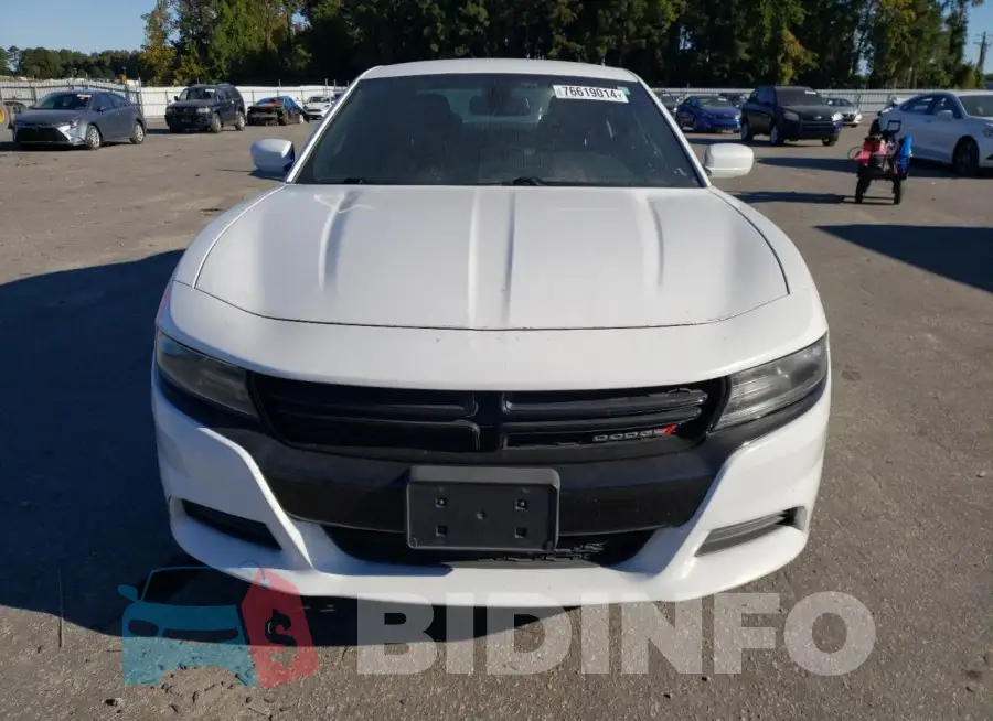 2C3CDXAG1FH863548 Photo# 5