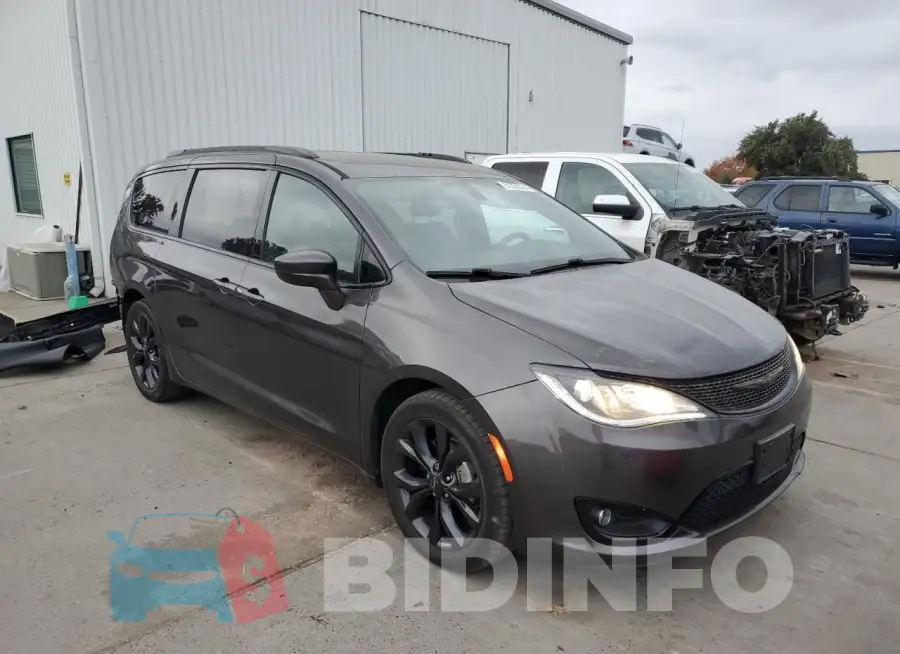 2C4RC1FG6LR108478 Photo# 4