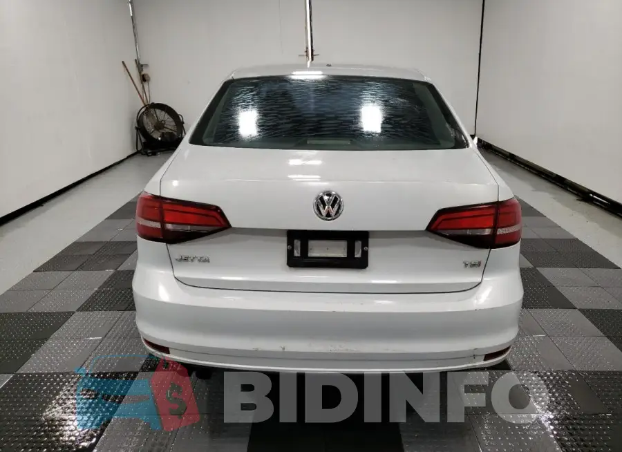 3VW2B7AJ0JM205767 Photo# 6